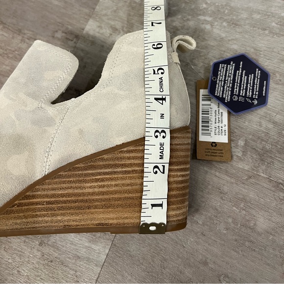 TOMS Kallie Egret Camo Printed Suede Wedge Ankle Boots 12 - Picture 10 of 10